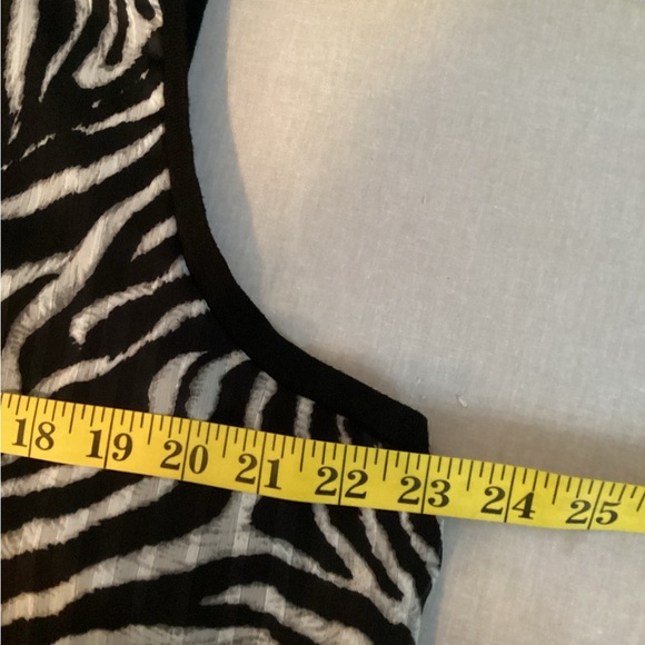 Jones New York Black and White Zebra Print Tank Top, Plus Size 3X - Picture 9 of 9